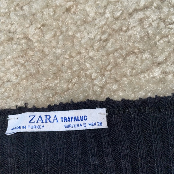 Zara wide v-neck croptop - Picture 2 of 2